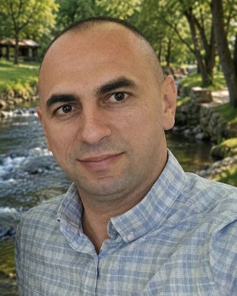 Dušan Popović, domaćin Vile Mile